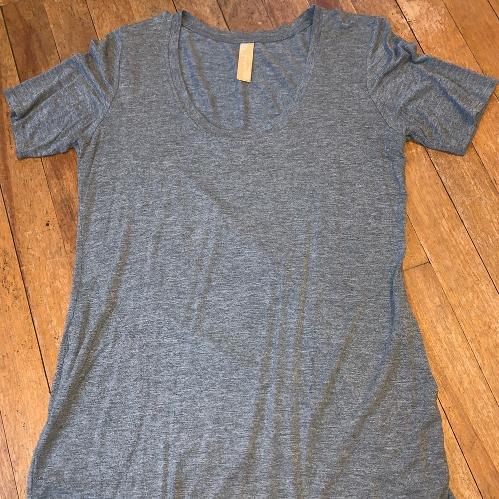 Grey tunic-length tee w/pockets